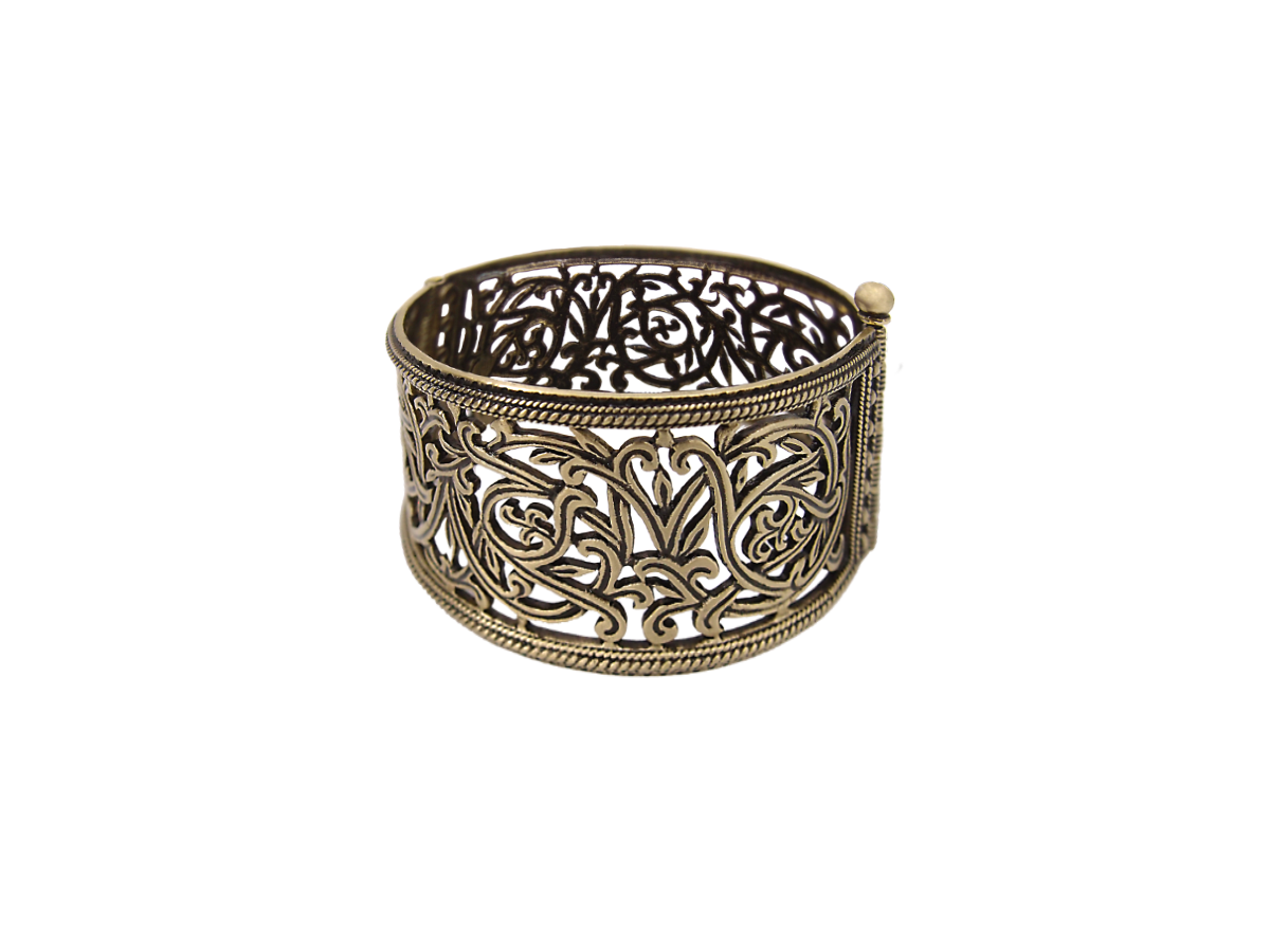 Slotted bracelet "Blooming"