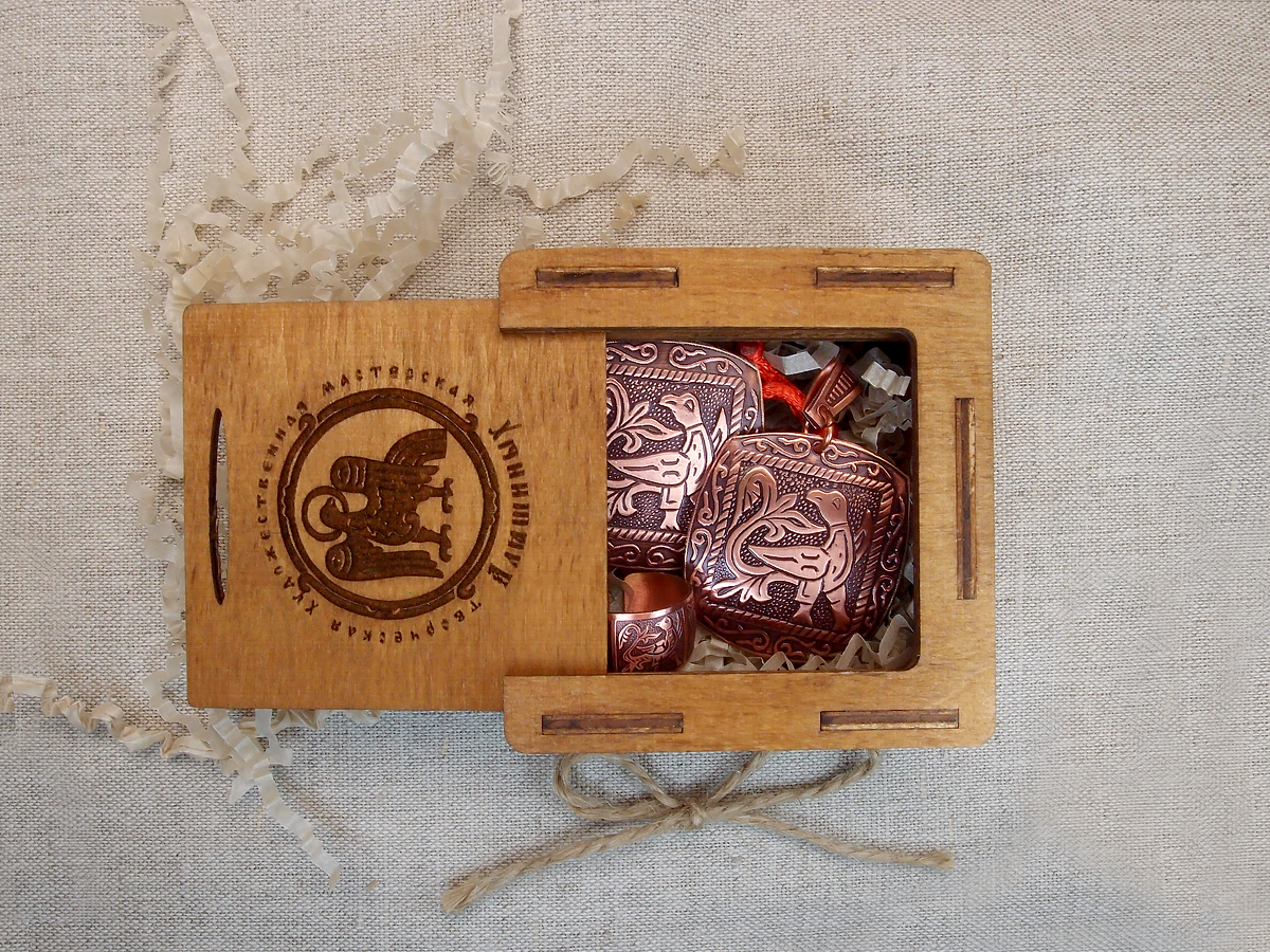 Jewelry set "Skylark" in a gift box.