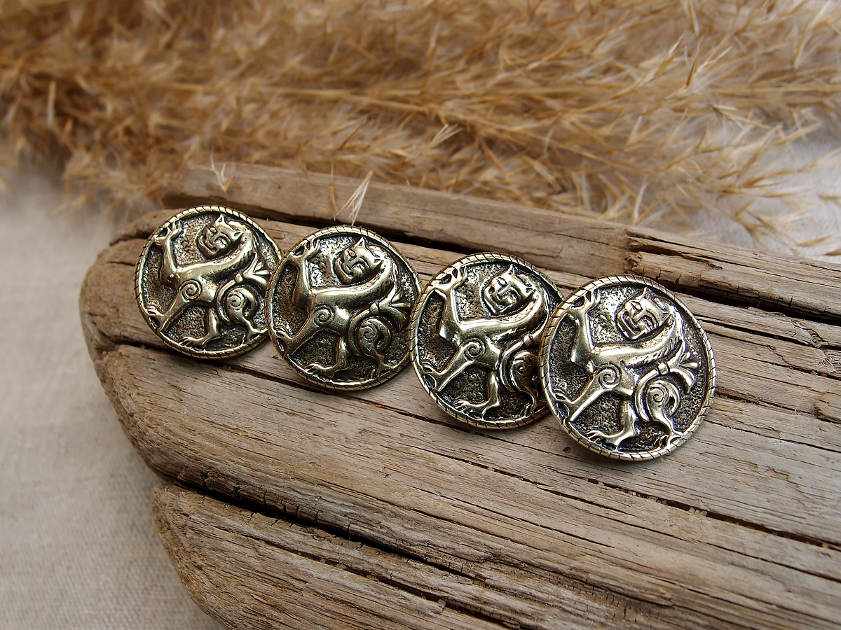 Set of buttons "Novgorod lion". 4 things.